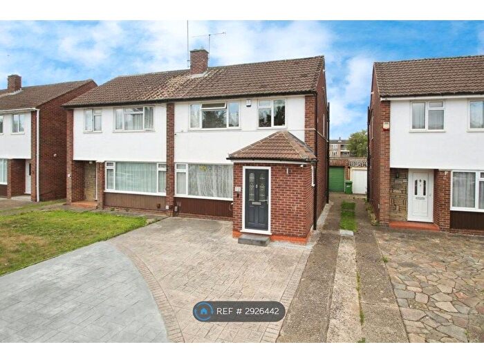 3 Bedroom Semi-Detached House To Rent In Alderbury Road West, Slough, SL3