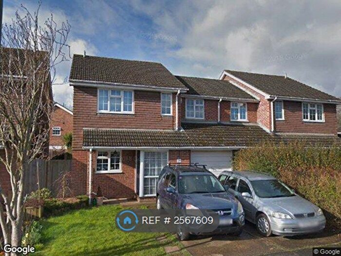 4 Bedroom Semi-Detached House To Rent In Shepherds Close, Shepperton, TW17