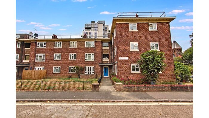 1 Bedroom Flat For Sale In Mayfield Close, Hackney, London, E8