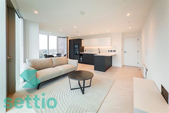 2 Bedroom Apartment To Rent In Vista River Tower, M5