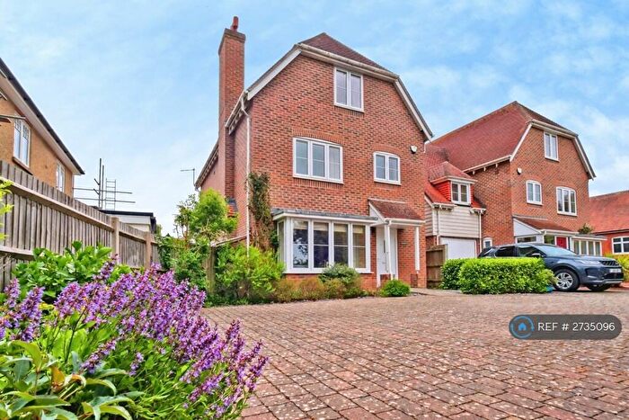 4 Bedroom Detached House To Rent In Westover Road, Lymington, SO41