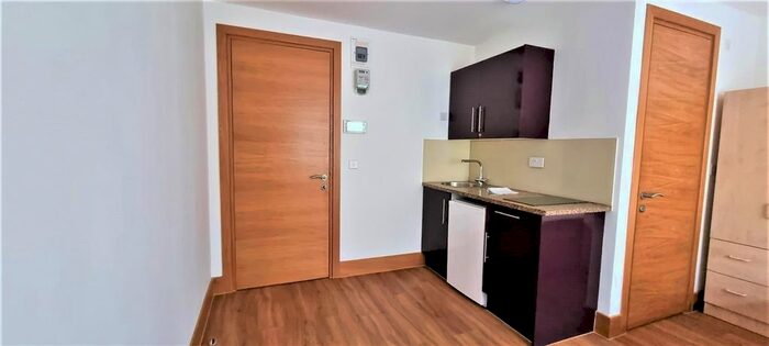 Studio To Rent In October Place, Holders Hill Road, London, NW4