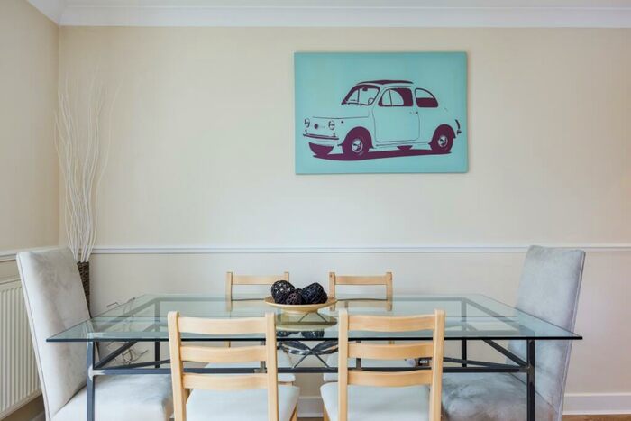 2 Bedroom Apartment To Rent In High Timber Street London, EC4V