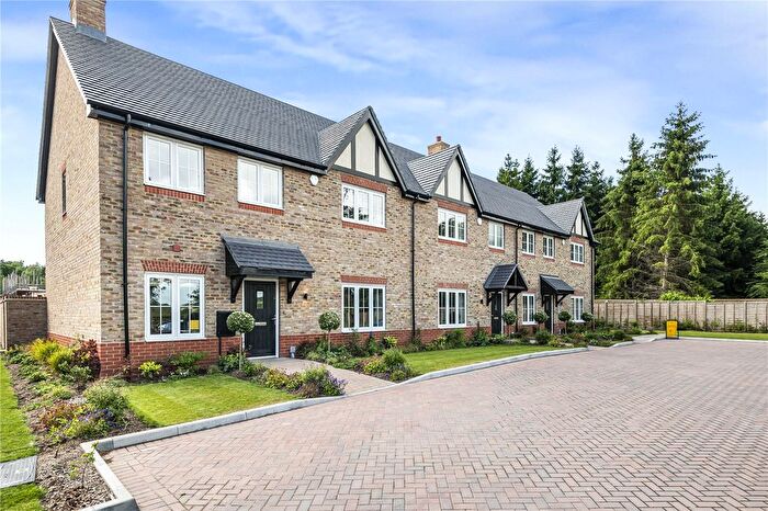 4 Bedroom End Of Terrace House For Sale In Manor Gardens, Shiplake, Henley On Thames, RG9