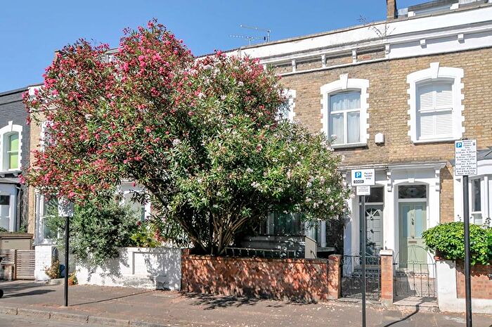 3 Bedroom Terraced House For Sale In Winston Road, Stoke Newington, N16