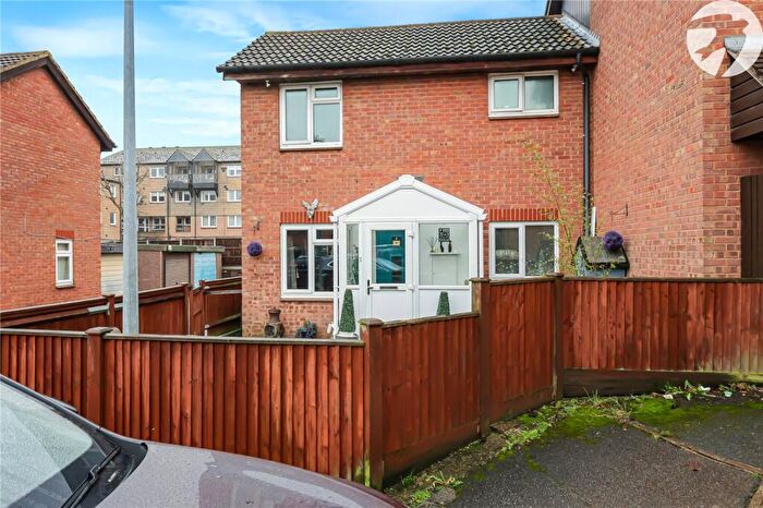 1 Bedroom End Of Terrace House For Sale In The Oaks, Swanley, Kent, BR8