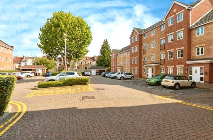 2 Bedroom Apartment To Rent In Hedgers Close, Bristol, BS3