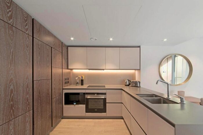 2 Bedroom Flat To Rent In Aurora Gardens, London, SW11