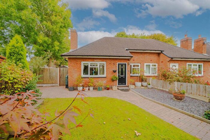 1 Bedroom Semi-Detached Bungalow For Sale In Balaclava Road, Kings Heath, Birmingham, B14