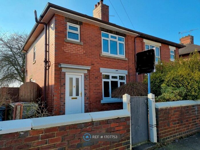 3 Bedroom Semi-Detached House To Rent In Kimberley Street, Stoke-On-Trent, ST3
