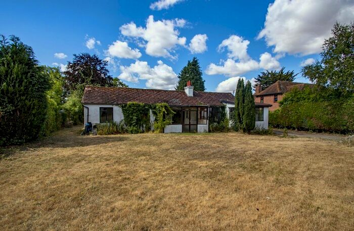 3 Bedroom Bungalow For Sale In Behoes Lane, Woodcote, Oxfordshire, RG8
