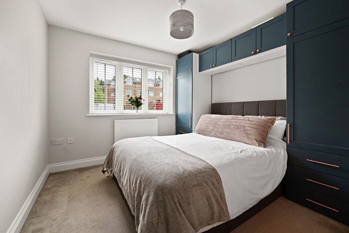 2 Bedroom Flat For Sale In Chertsey Road, Ashford, TW15