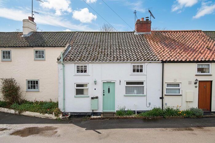 2 Bedroom Cottage For Sale In Wapping, Ormesby, Great Yarmouth, NR29