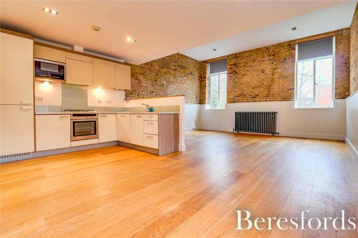 2 Bedroom Duplex For Sale In Myers Court, The Galleries, CM14