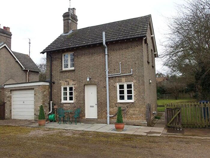 2 Bedroom Detached House To Rent In River Farm Cottages, Latham Road, CB2