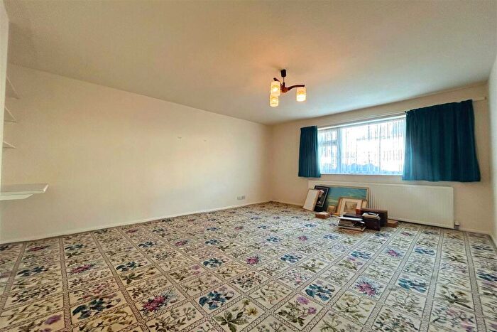2 Bedroom Apartment For Sale In York House, York Avenue, Sale, M33