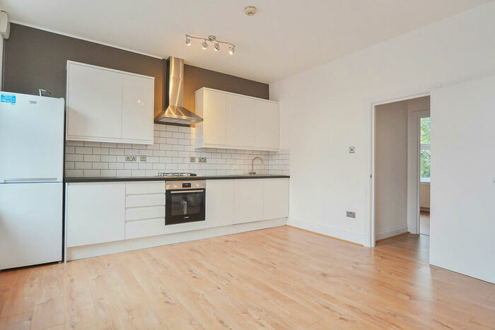 1 Bedroom Apartment To Rent In Stoke Newington High Street, London, N16