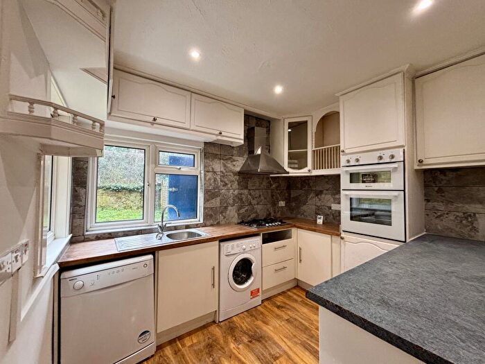 4 Bedroom House To Rent In Ivydale Road, London, SE15