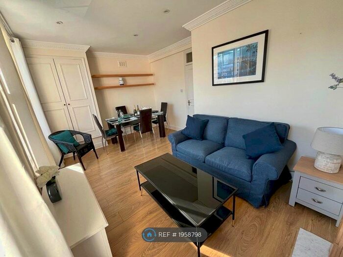 2 Bedroom Flat To Rent In Kempsford Gardens, London, SW5