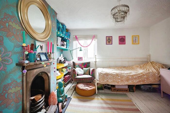 2 Bedroom Character Property For Sale In Bryanston Street, Blandford Forum, DT11