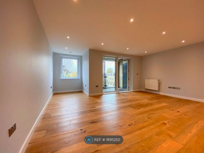 2 Bedroom Flat To Rent In Commerell Street, London, SE10