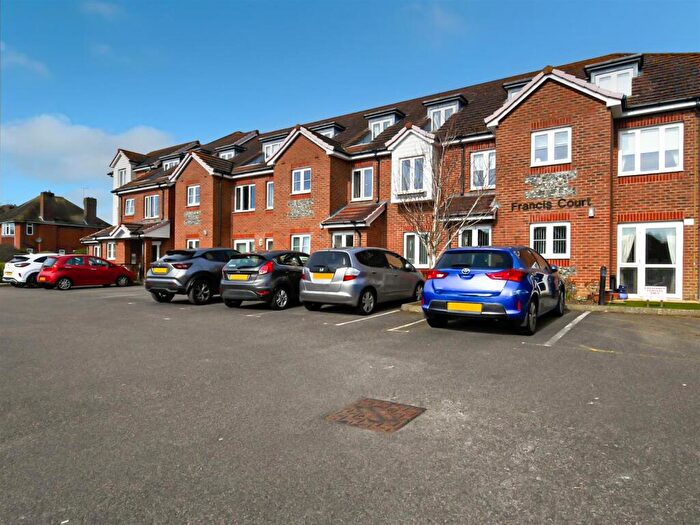 1 Bedroom Apartment For Sale In Church Street, Littlehampton, BN17
