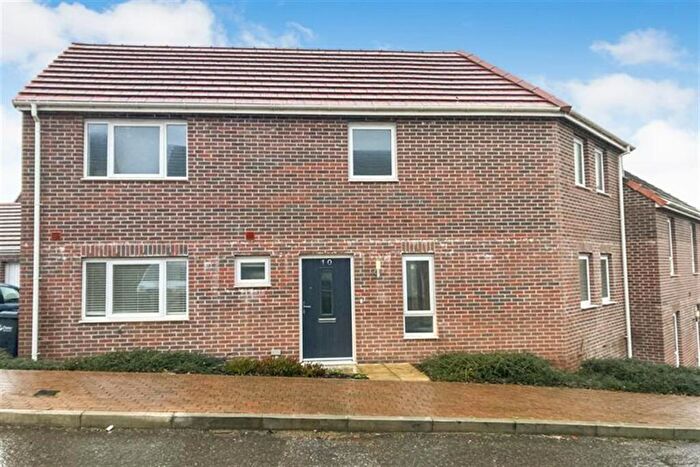 3 Bedroom Semi-Detached House To Rent In Bedroom Semi Detached House In Battle Abbey Way, Exeter, EX1