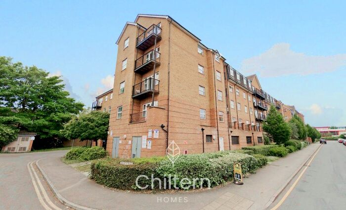 2 Bedroom Flat To Rent In Holly Street, Luton, LU1