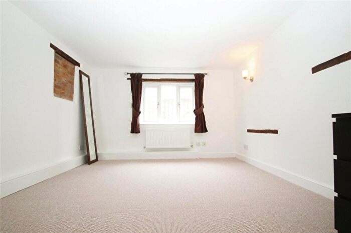 1 Bedroom Terraced House To Rent In St. Rumbolds Lane, Buckingham, MK18