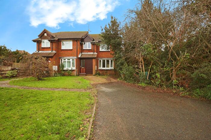 3 Bedroom Semi Detached House For Sale In Beuzeville Avenue, Hailsham, BN27