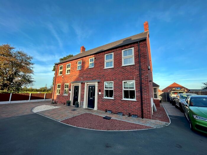 3 Bedroom Semi-Detached House For Sale In Leachman Close, Heckington, Sleaford, NG34