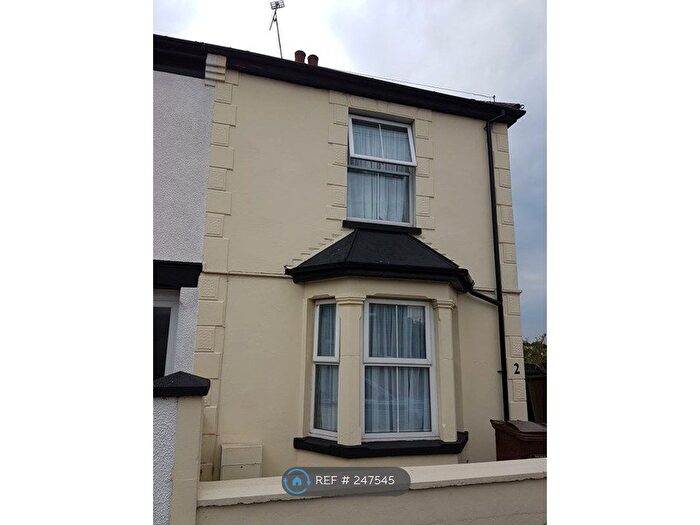 4 Bedroom End Of Terrace House To Rent In Selbourne Road, Gillingham, ME7