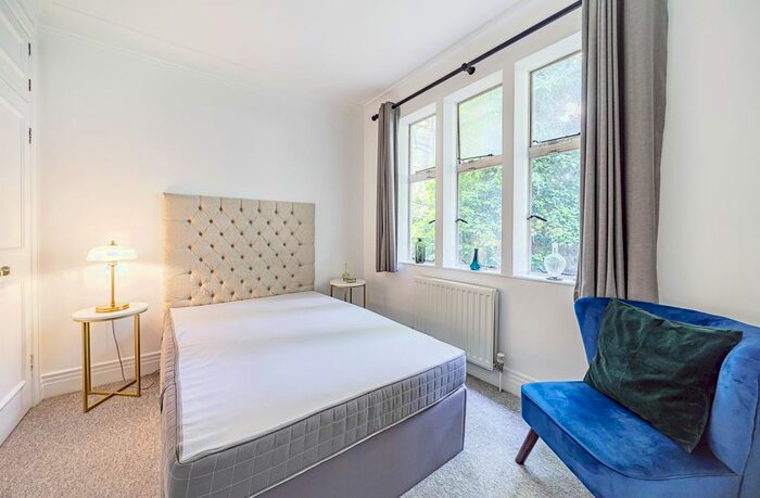 2 Bedroom Flat To Rent In Church Close, Kensington Church Street, London, W8