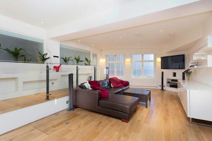 2 Bedroom Flat To Rent In Florence Street, London, N1