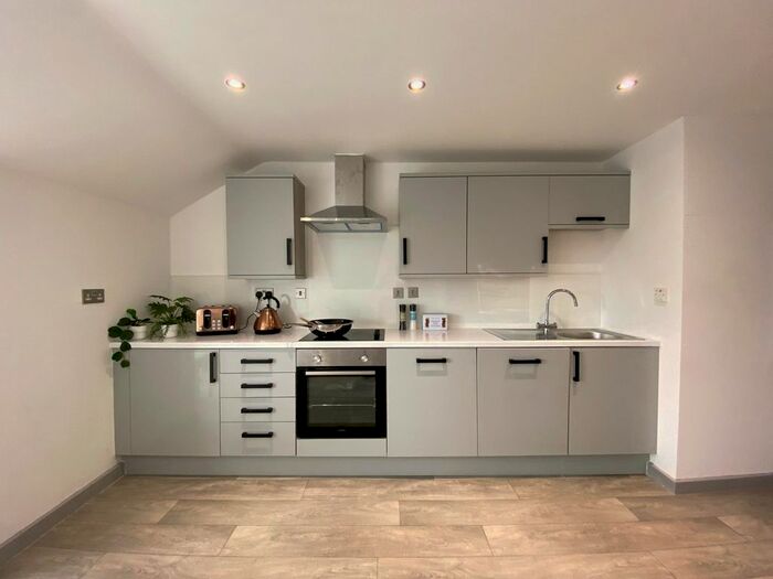 5 Bedroom Flat To Rent In Mooregate House, Middle Street, NG9