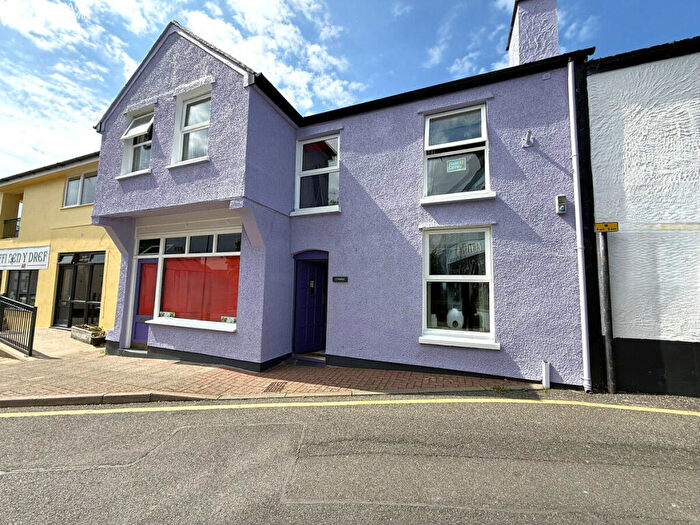 5 Bedroom Terraced House For Sale In Market Street, Amlwch, Anglesey, LL68