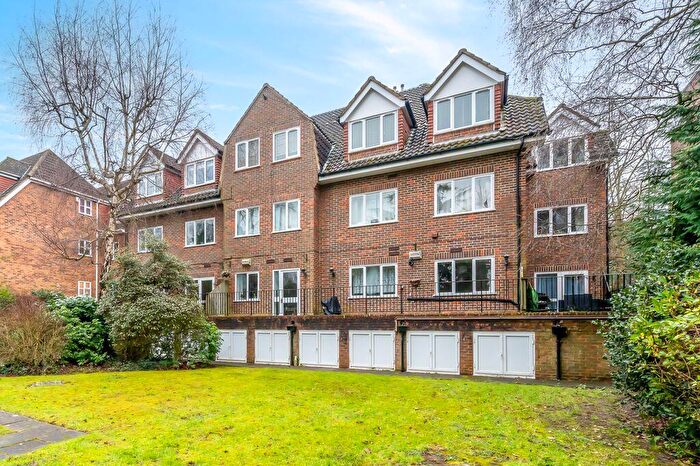 2 Bedroom Apartment For Sale In London Lane, Bromley, BR1