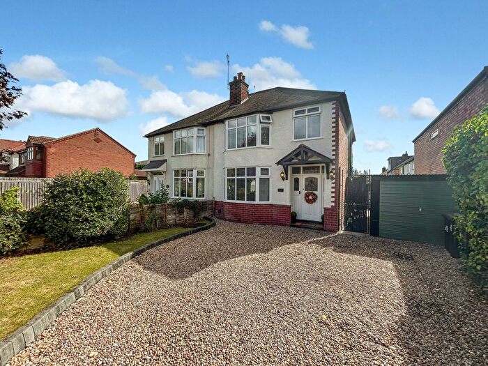 3 Bedroom Semi-detached House For Sale In High Road Chilwell, Beeston, Nottingham, Nottinghamshire, NG9