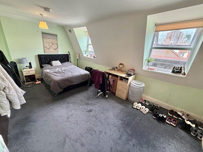Studio To Rent In Old Christchurch Road, Bournemouth, Dorset, BH1
