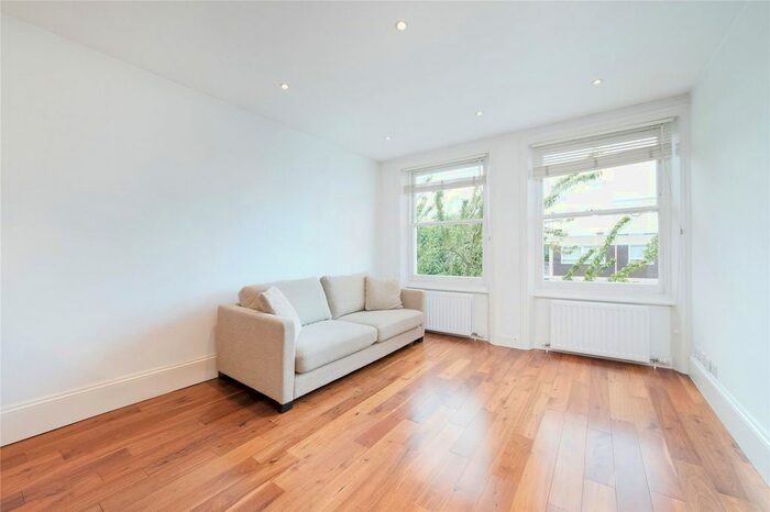 2 Bedroom Flat To Rent In Castletown Road, Baron's Court, Hammersmith And Fulham, London, W14