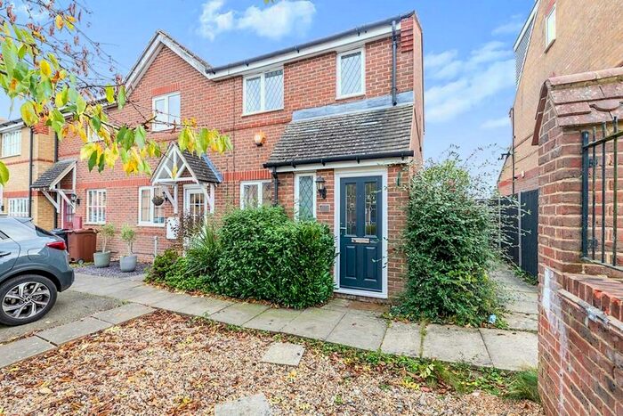 3 Bedroom Detached House To Rent In Wansbeck Close, Stevenage, Hertfordshire SG1