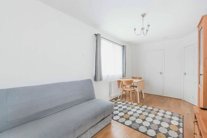 1 Bedroom Flat To Rent In Abbey Lane, Stratford, London, E15