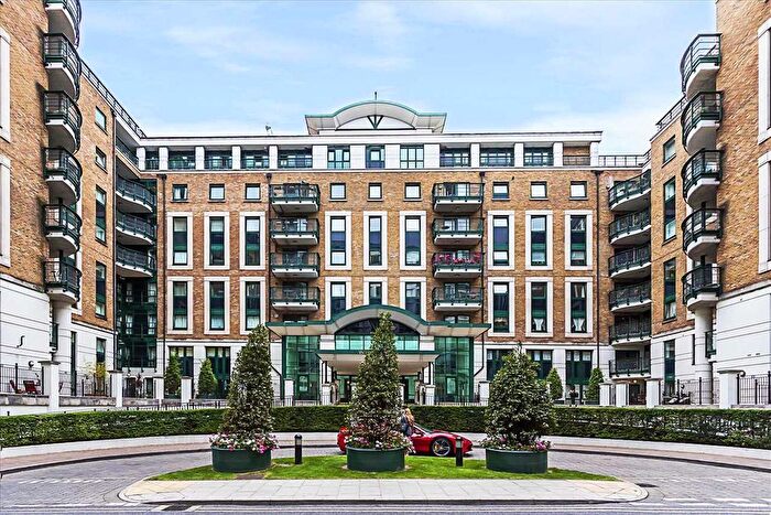 2 Bedroom Flat To Rent In Warren House, Beckford Close, London, W14