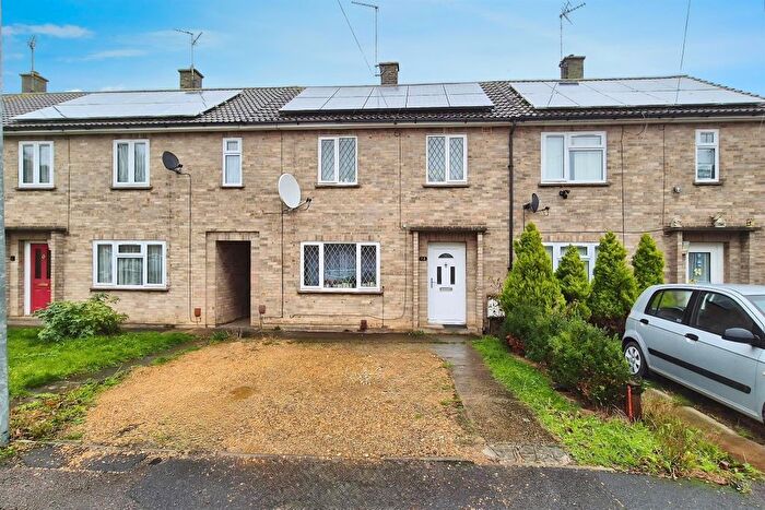 3 Bedroom Terraced House For Sale In Avon Court, Peterborough, PE4