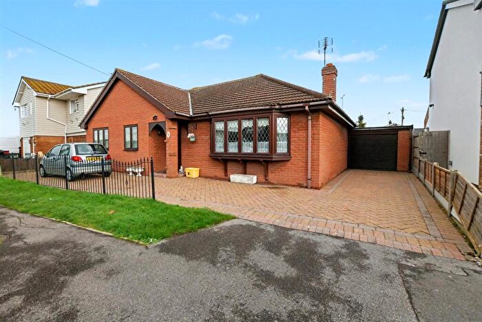 3 Bedroom Detached Bungalow For Sale In No Onward Chain Hallet Road, Canvey Island, SS8