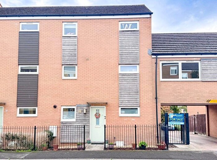 3 Bedroom Terraced House For Sale In Wood Street, Patchway, Bristol, South Gloucestershire, BS34