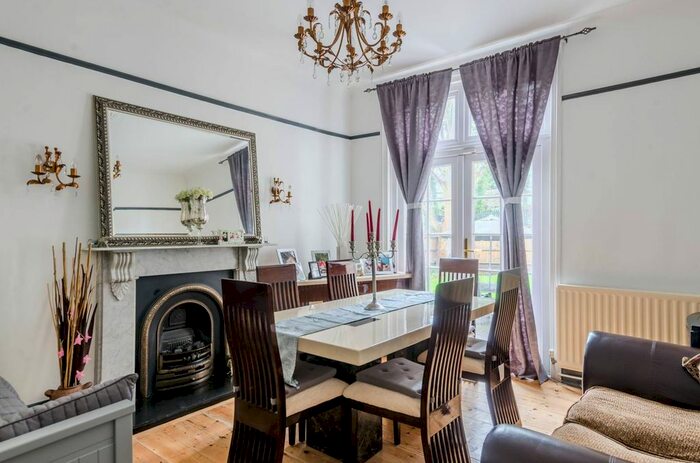 5 Bedroom End Of Terrace House To Rent In Kingsmead Road, Tulse Hill, London, SW2