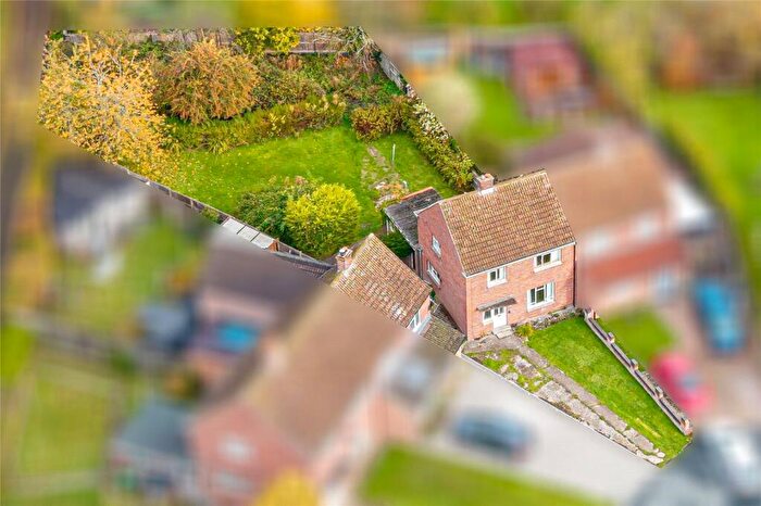 3 Bedroom Semi Detached House For Sale In Kingsley Close, Shaw, Newbury, Berkshire, RG14