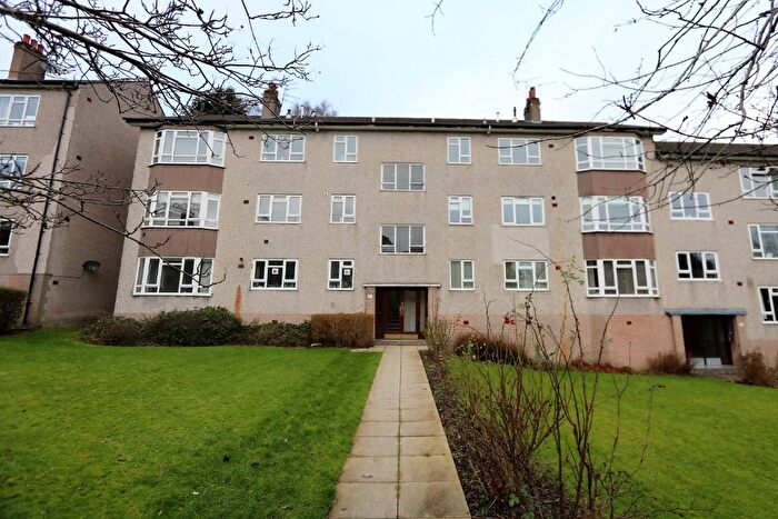2 Bedroom Flat To Rent In Winton Drive, Glasgow, G12
