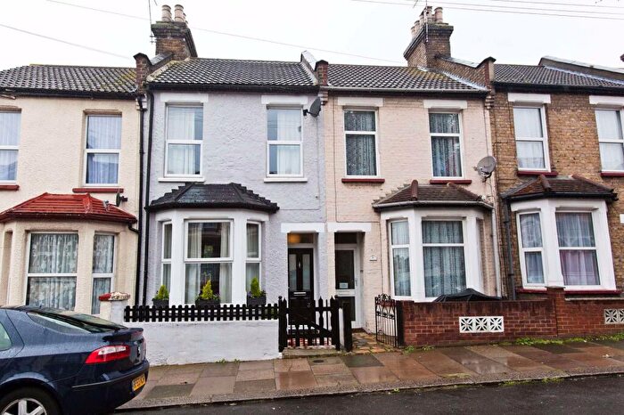 3 Bedroom Terraced House To Rent In Chinchilla Road, Southend-On-Sea, SS1